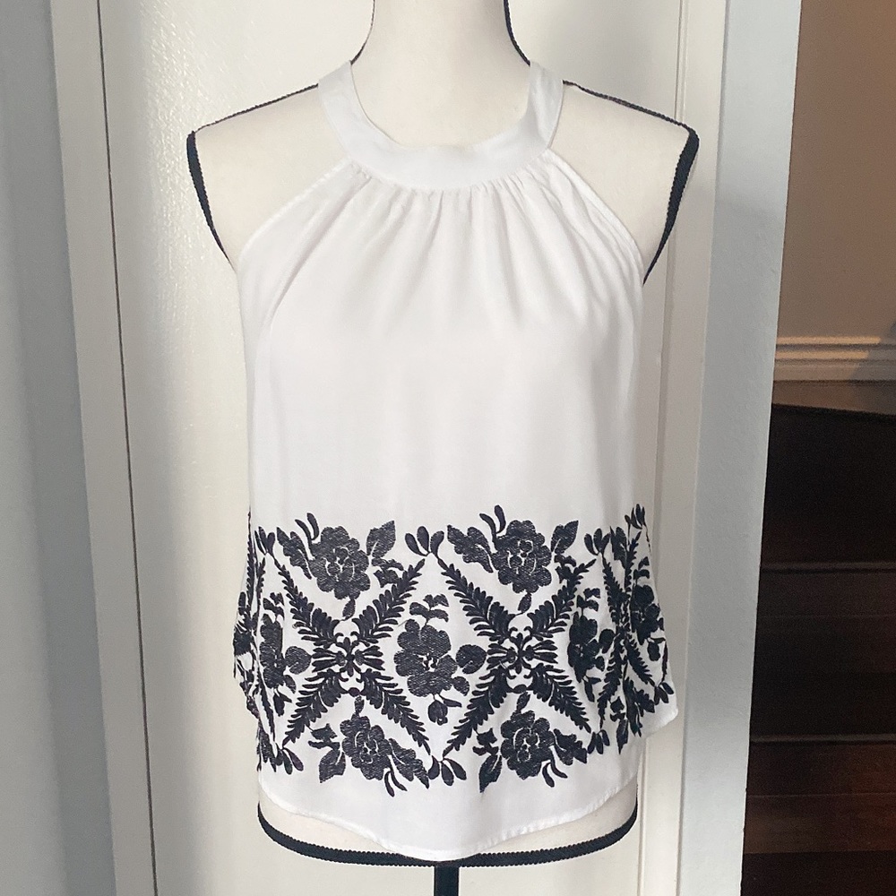Caution To The Wind Womens White Navy Floral Embroidered Halter Top Blouse M